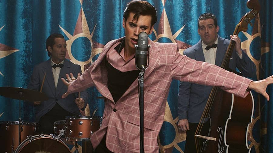 Austin Butler as Elvis Presley performing on stage for the first time